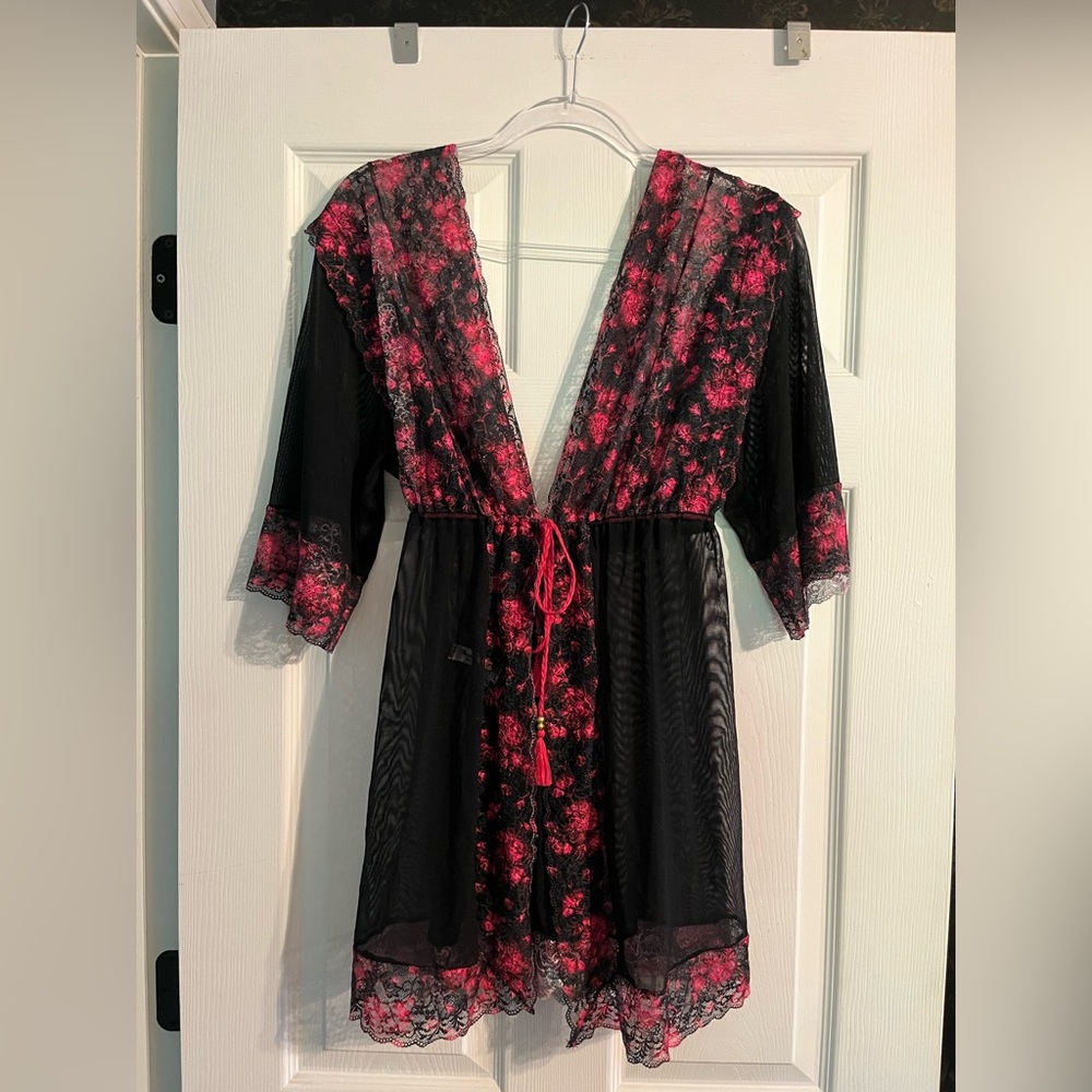 NWT Elegant Black and Pink Lace Robe